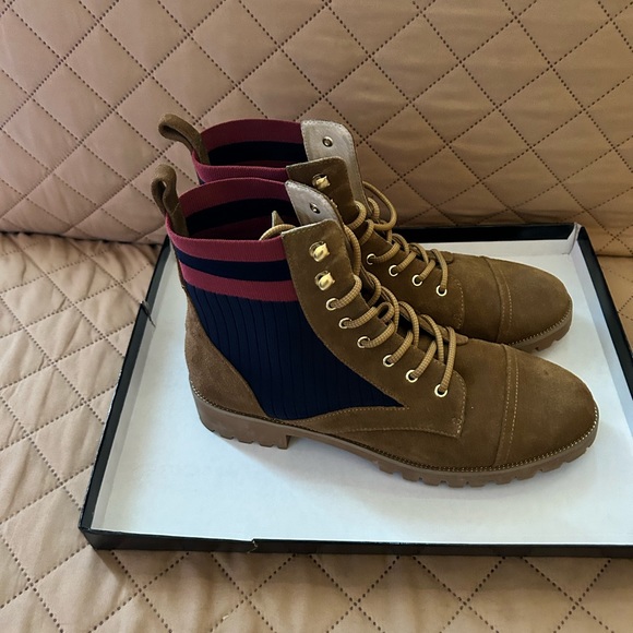 Cecelia Bootie - Picture 4 of 5